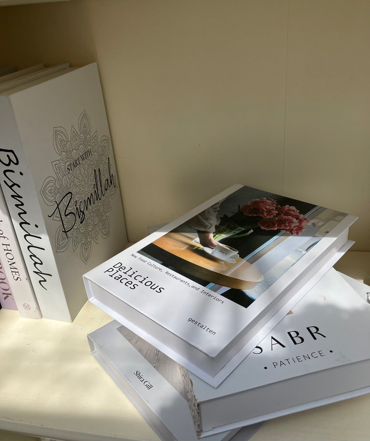 TRES Gardens – Weißer Garten (inkl. Dekoration)