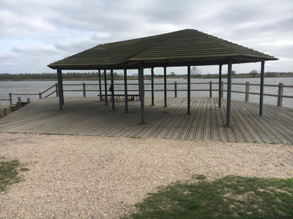 Pergola aan het water