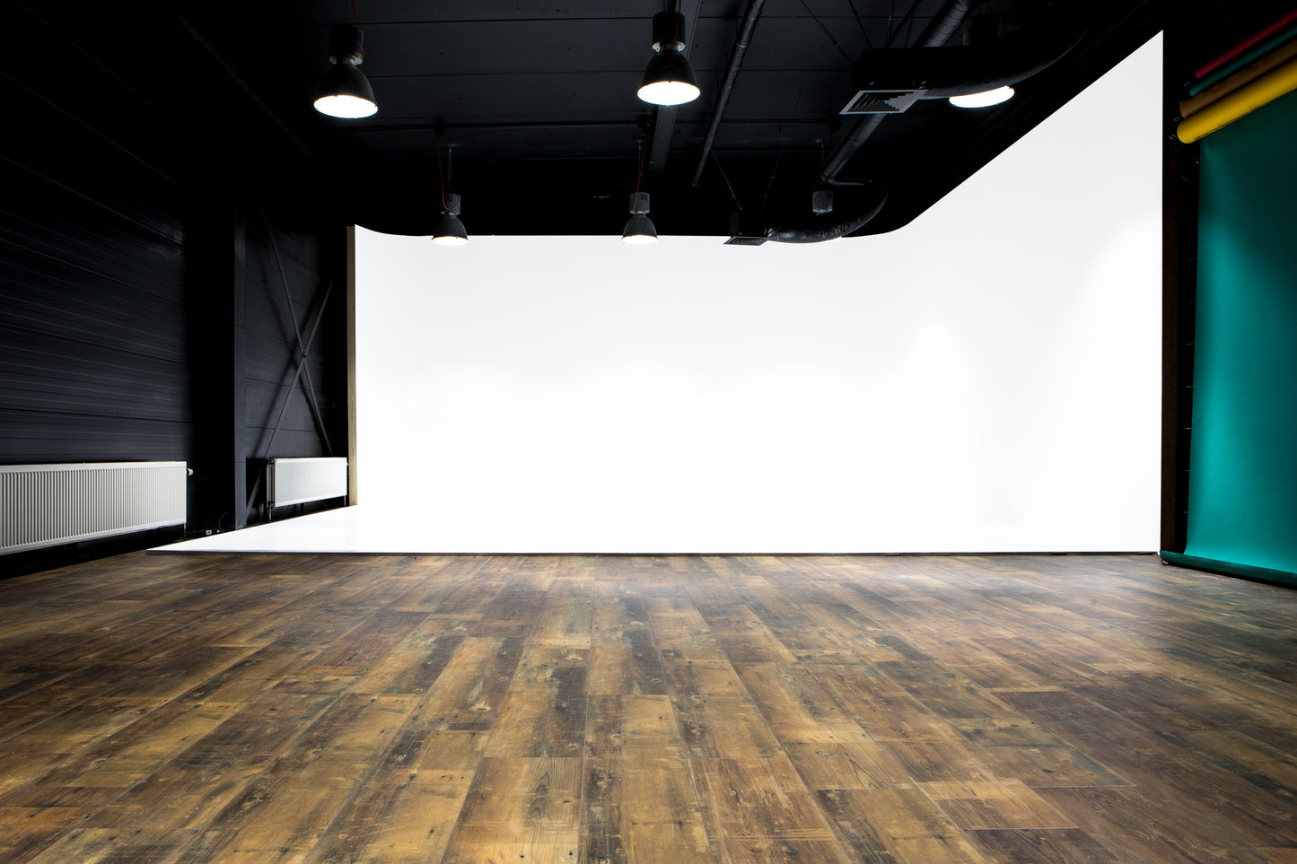 Studio plain